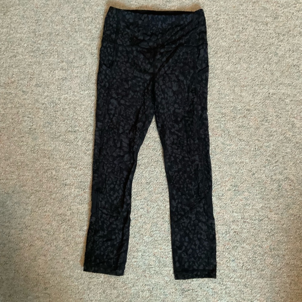 Women Lululemon leggings